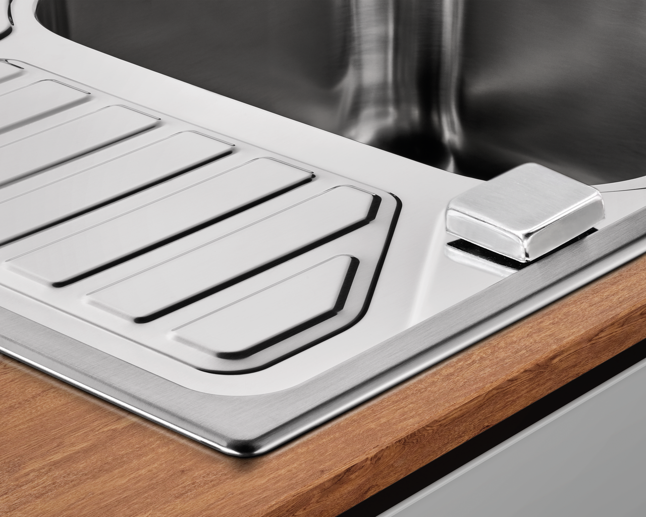 Nava 1, set (sink and Drive 1 faucet)