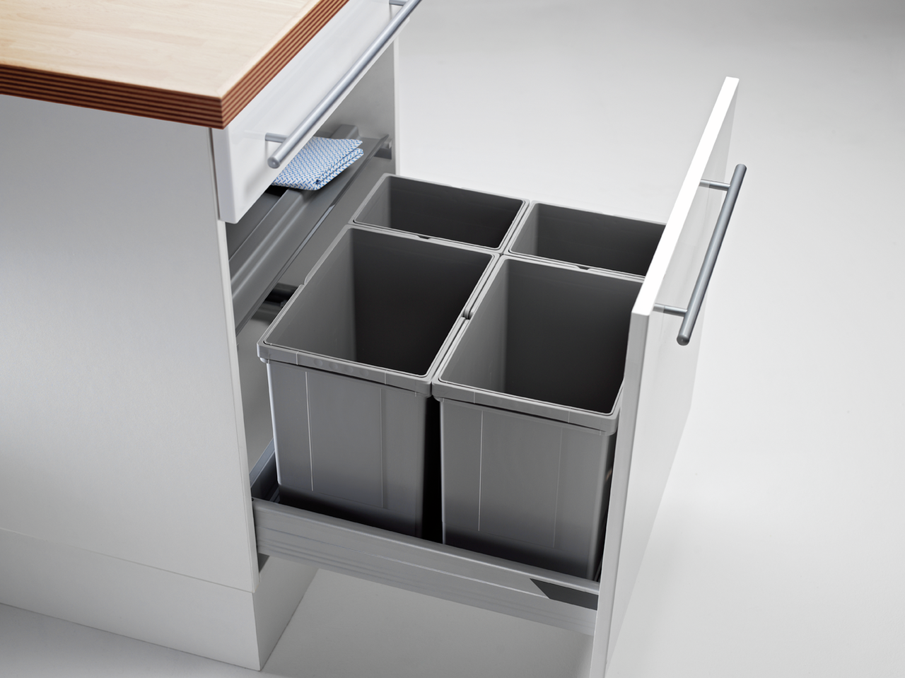 WESCO® Pullboy Vario 320 S/600-4, aluminium grey, 2 x 8/2 x 17 l